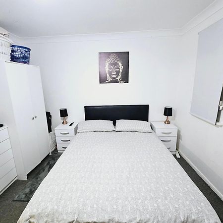 Lovely Fully Furnished One Bed Flat To Let Enfield Eksteriør bilde